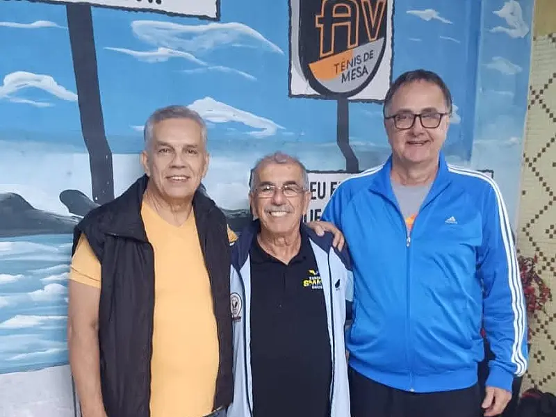 Academia de tênis de mesa de Afonso Valente inaugura novas mesas e homenageia grandes nomes santista