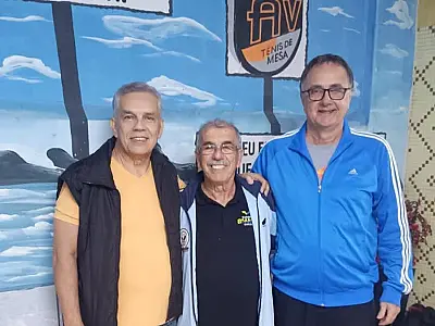 Academia de tênis de mesa de Afonso Valente inaugura novas mesas e homenageia grandes nomes santista