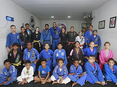Guarujá promove aulas de jiu-jítsu para crianças no Sítio Conceiçãozinha