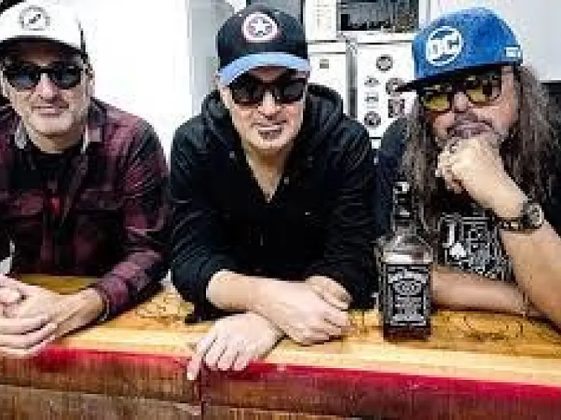 'Viva + Rock' leva Ramones e muito mais para a Concha Acústica em Santos