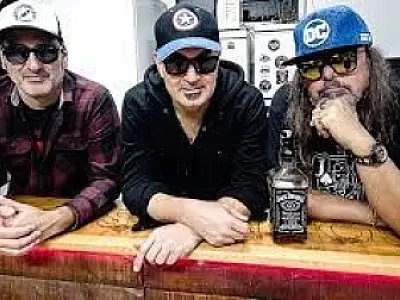 'Viva + Rock' leva Ramones e muito mais para a Concha Acústica em Santos