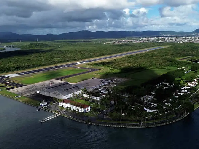 Nova pista do Aeroporto de Guarujá é inaugurada e começam as obras do terminal