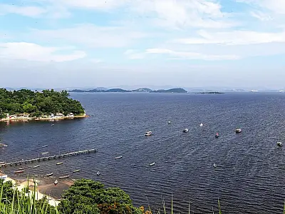 Senado adia votação de projeto que garante acesso público a praias