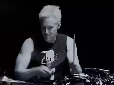 Foo Fighters anuncia novo baterista após morte de Taylor Hawkins