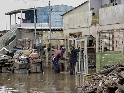 Revolta e incerteza marcam volta de alagamentos em Eldorado do Sul