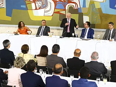 Lula diz a reitores que educação vai sair do obscurantismo