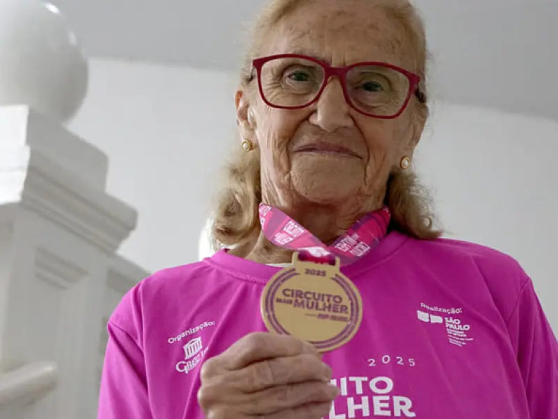Aos 85 anos, 'Lindinha' é destaque da Corrida Mais Mulher de Praia Grande
