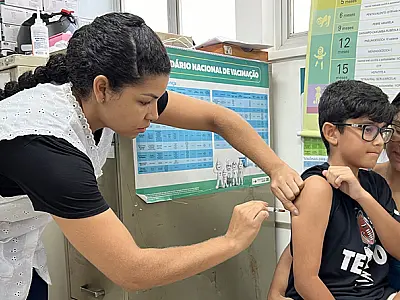 Guarujá aplica 442 doses em crianças e adolescentes de 10 a 14 anos