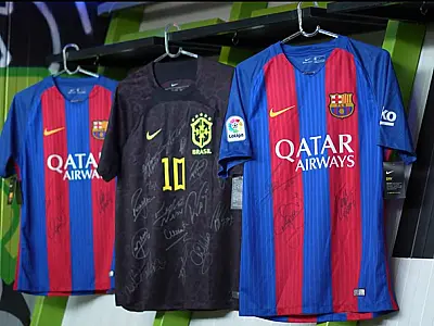 Camisetas autografadas por Pelé, Messi e Ronaldo serão leiloadas em evento beneficente de Neymar Jr.