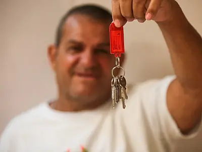 Mais uma família de Praia Grande é beneficiada pelo programa Habitação  Risco Zero