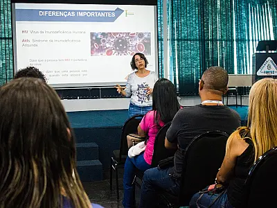Agentes comunitários de saúde são capacitados para cuidado e tratamento contra IST's