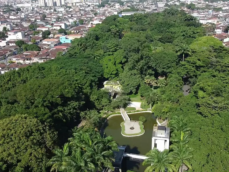 Mutirão 'Quem usa Cuida' realiza segunda ação no Jardim Botânico em Santos