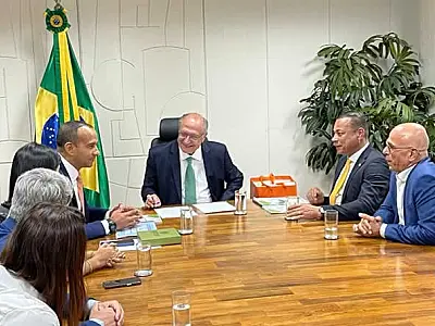 Prefeito Farid Madi leva demandas de Guarujá ao vice-presidente Geraldo Alckmin