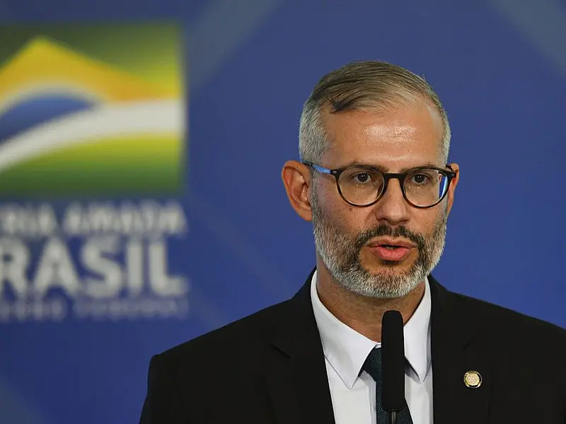 Ministro da Educação nega participação em reuniões com pastores