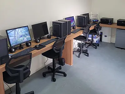 ALMA inaugura sala de informática com recursos destinados pela Autoridade Portuária de Santos