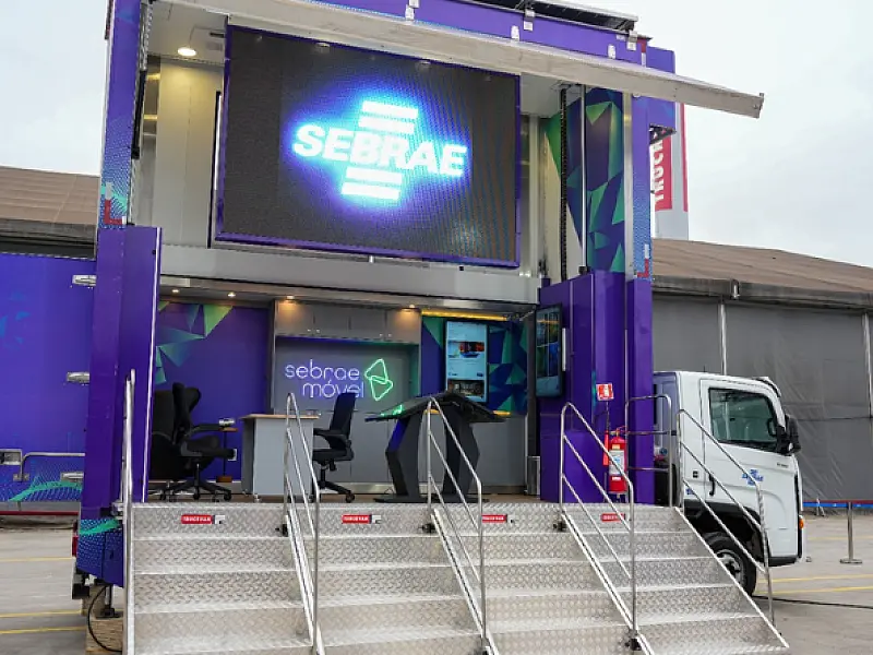 Sebrae Móvel oferece consultoria gratuita e inovação tecnológica a Iguape e Ilha Comprida
