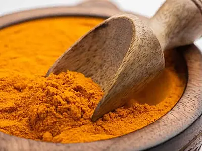Cúrcuma e Endometriose: Saiba como esse anti-inflamatório natural pode aliviar os sintomas