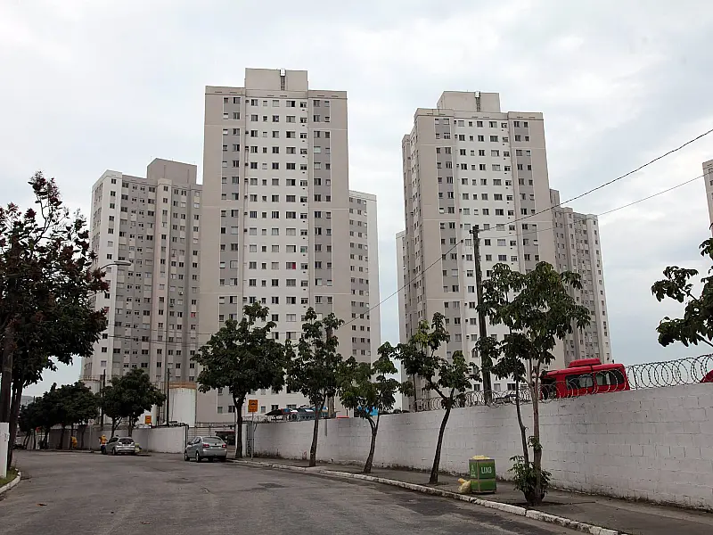 Areia Branca, em Santos, comemora aniversário unindo sossego, carnaval e crescimento