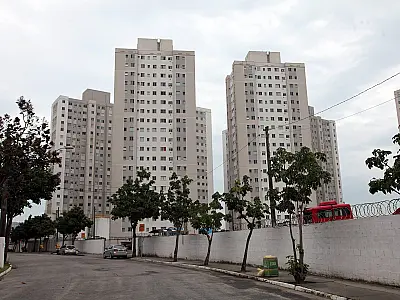 Areia Branca, em Santos, comemora aniversário unindo sossego, carnaval e crescimento