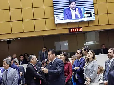 Parlamentares da Alesp aprovam por unanimidade proibição do uso de celulares em sala de aula