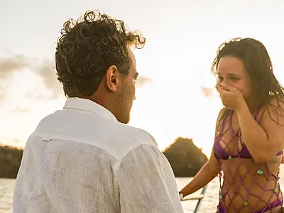 Larissa Manoela e André Luiz Frambach anunciam noivado