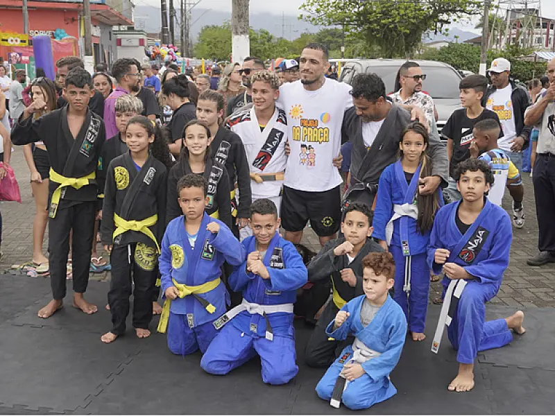 Instituto Charles do Bronxs promove ação social neste sábado (15) em Guarujá
