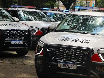 PM de SP realiza operação contra o crime organizado no Morro São Bento em Santos
