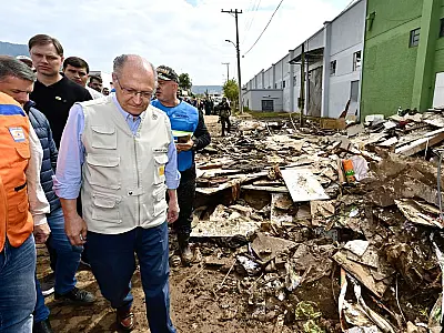 Alckmin anuncia R$ 741 milhões para cidades do RS afetadas por ciclone