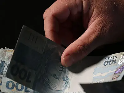 Caixa paga hoje Auxílio Brasil a cadastrados com NIS final 4