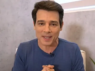 Celso Portiolli faz vídeos no hospital em tratamento contra câncer na bexiga
