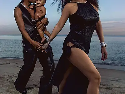 Rihanna estampa capa da Vogue e faz mistério sobre novo filho e álbum