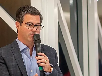 Paulo Mendes recebe o Colar de Honra ao Mérito Legislativo nesta segunda-feira (24)