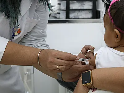 Riscos dos pneumococos para crianças e adultos vão além de pneumonias