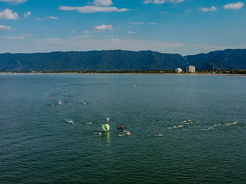 Atletas enfrentam desafio de aquathlon e travessia no Cantão do Indaiá