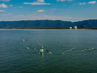 Atletas enfrentam desafio de aquathlon e travessia no Cantão do Indaiá