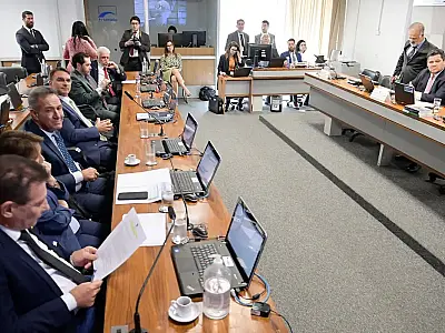 PEC que anistia partidos só deve ser votada em agosto no Senado