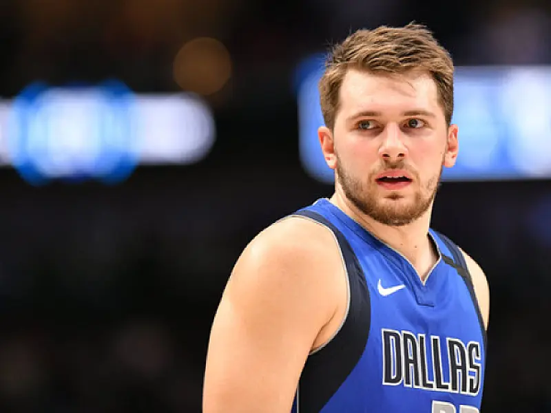 Doncic dá show com 45 pontos, mas não foi suficiente para bater Suns