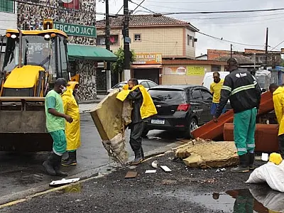 Mutirão retira 16 toneladas de lixo em galerias da Zona Noroeste