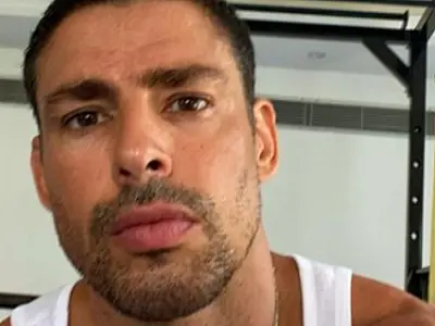 Cauã Reymond, que estreia 'Terra e Paixão', já viveu michê e gêmeos