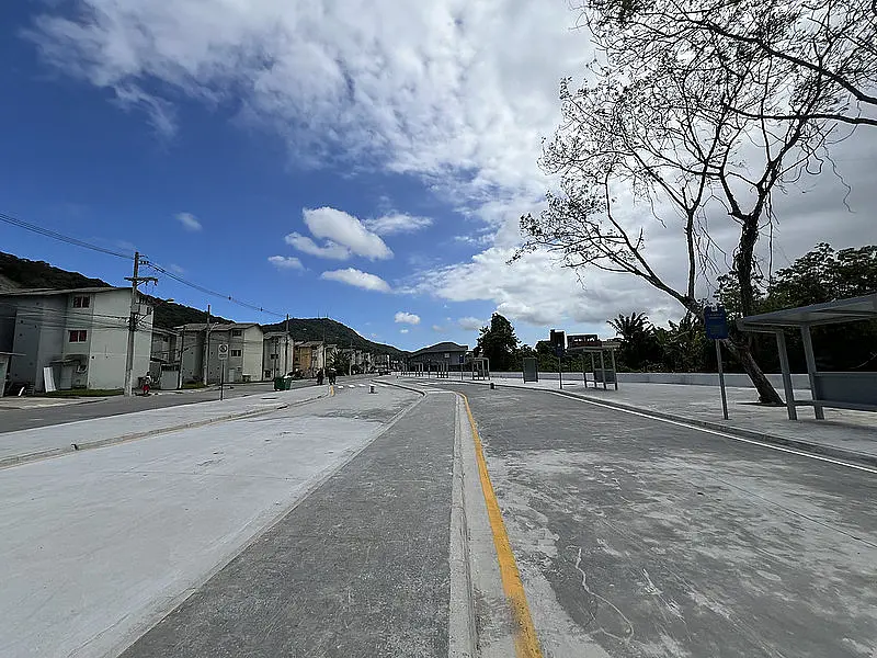 Guarujá entrega Estação de Transferência de Passageiros, cinco novos ônibus e van adaptada