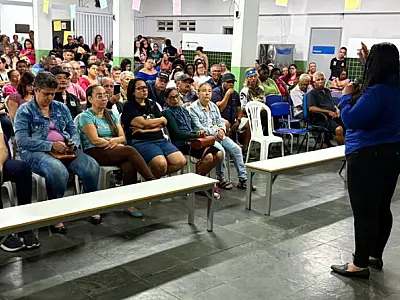 Habitação reúne moradores da Vila São José para orientações sobre Regularização Fundiária