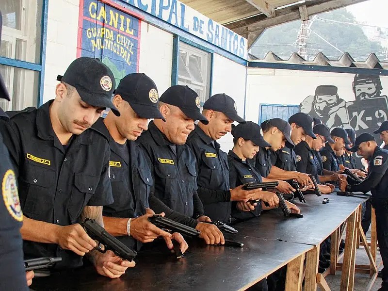 Guarda Municipal de Santos capacita nova turma para uso de arma de fogo