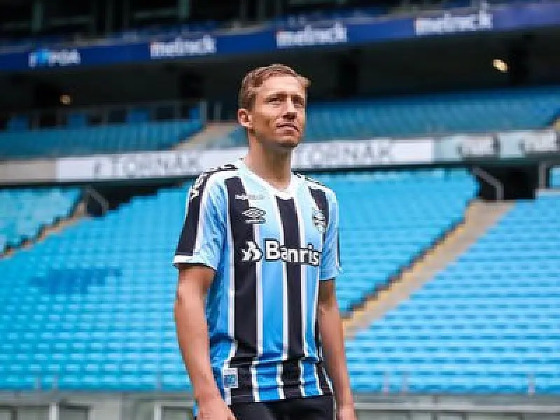 Lucas Leiva afirma que há preconceito com jogadores por idade no Brasil