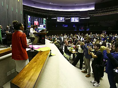 Marielle é homenageada no plenário da Câmara dos Deputados