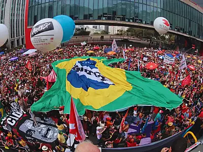 São Paulo tem 42 mil pessoas em ato contra PEC da Blindagem e anistia