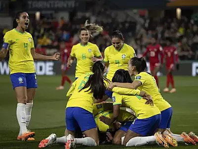 Ary Borges marca três em goleada do Brasil na estreia da Copa do Mundo