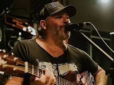 Hospital retira sedação do músico Mingau, do Ultraje a Rigor