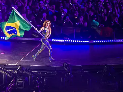 Shakira reúne multidão em Copacabana e impulsiona economia do Rio