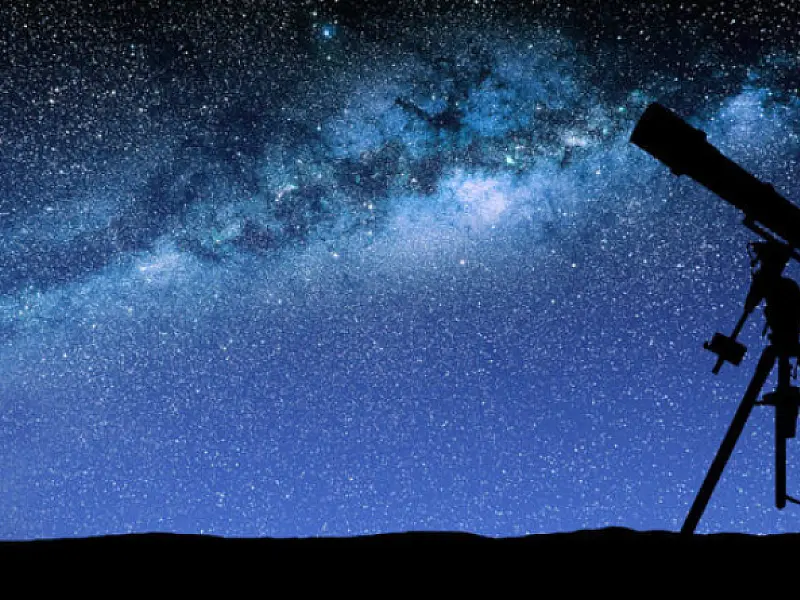Oficina de Astronomia leva aprendizado interativo a alunos da EJA em São Vicente