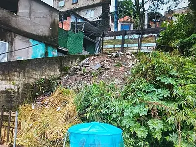 Chuva no fim de semana causa dois deslizamentos em morros de Santos, que seguem em estado de alerta